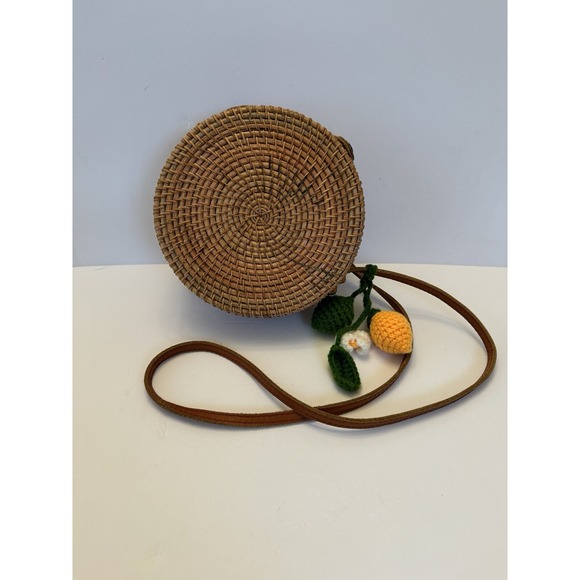 The Unbranded Brand Handbags - Round Woven Basket Crossbody Lined Hinged Purse Snap Closure Inner Pockets